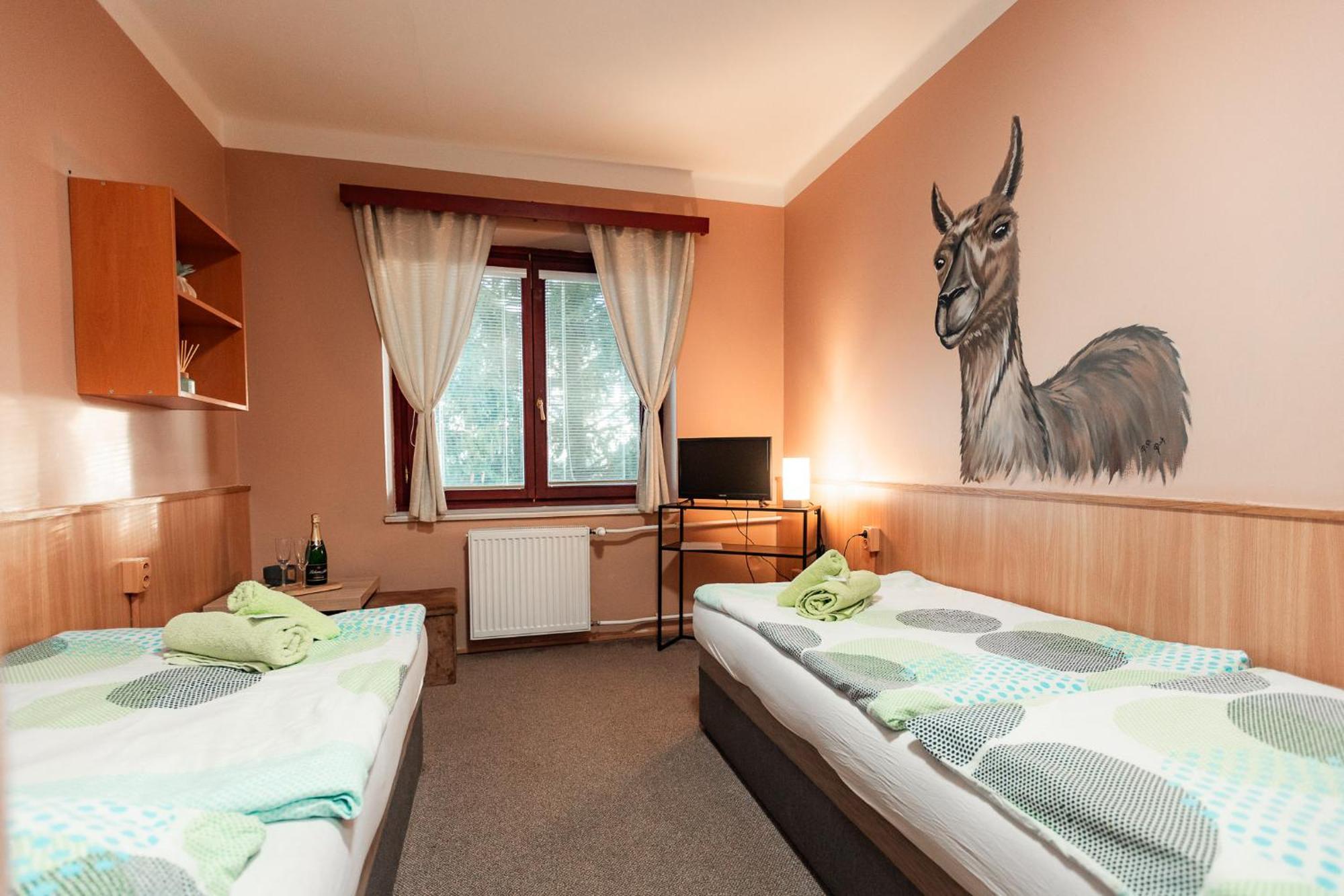 Hotel Rozkos Česká Skalice 外观 照片